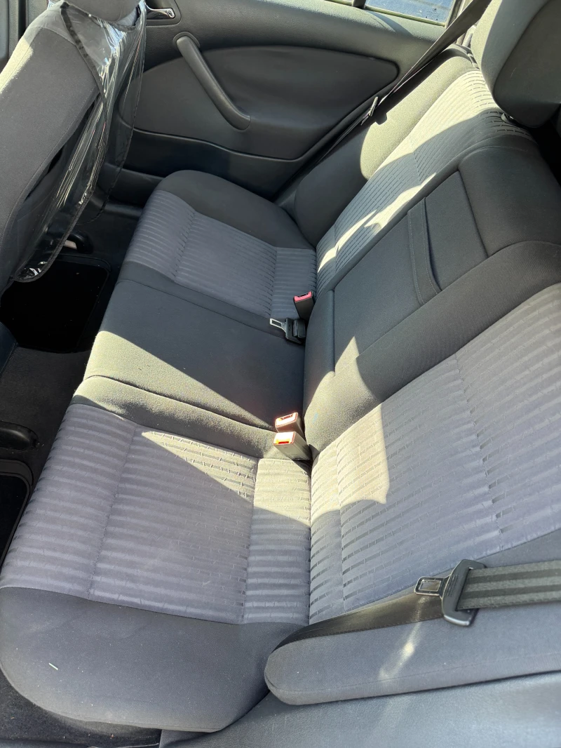 Skoda Octavia 1.8Т, снимка 12 - Автомобили и джипове - 53024105