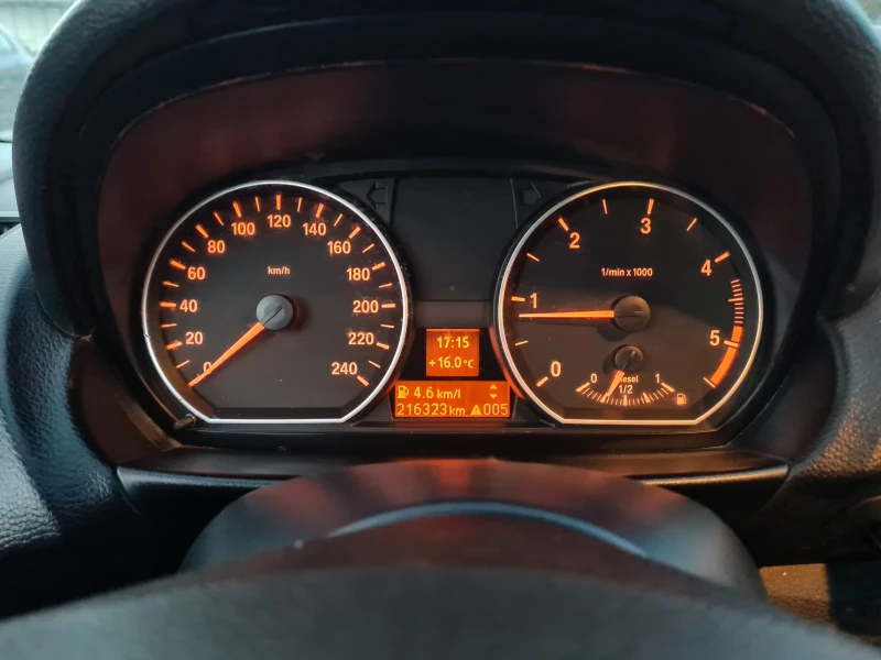 BMW 118 d 143 к.с. 2009 г. ФЕЙСЛИФТ, снимка 14 - Автомобили и джипове - 53217911