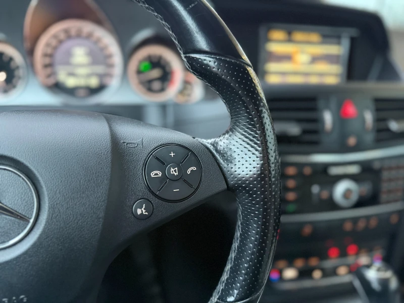 Mercedes-Benz E 250 6 МЕСЕЦА ГАРАНЦИЯ!!! Кабрио 204к.с. Швейцария!!!, снимка 15 - Автомобили и джипове - 53371402