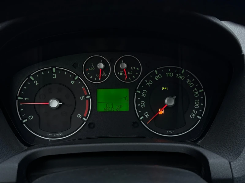 Ford Fiesta 1.4 TDCi, снимка 11 - Автомобили и джипове - 53373422
