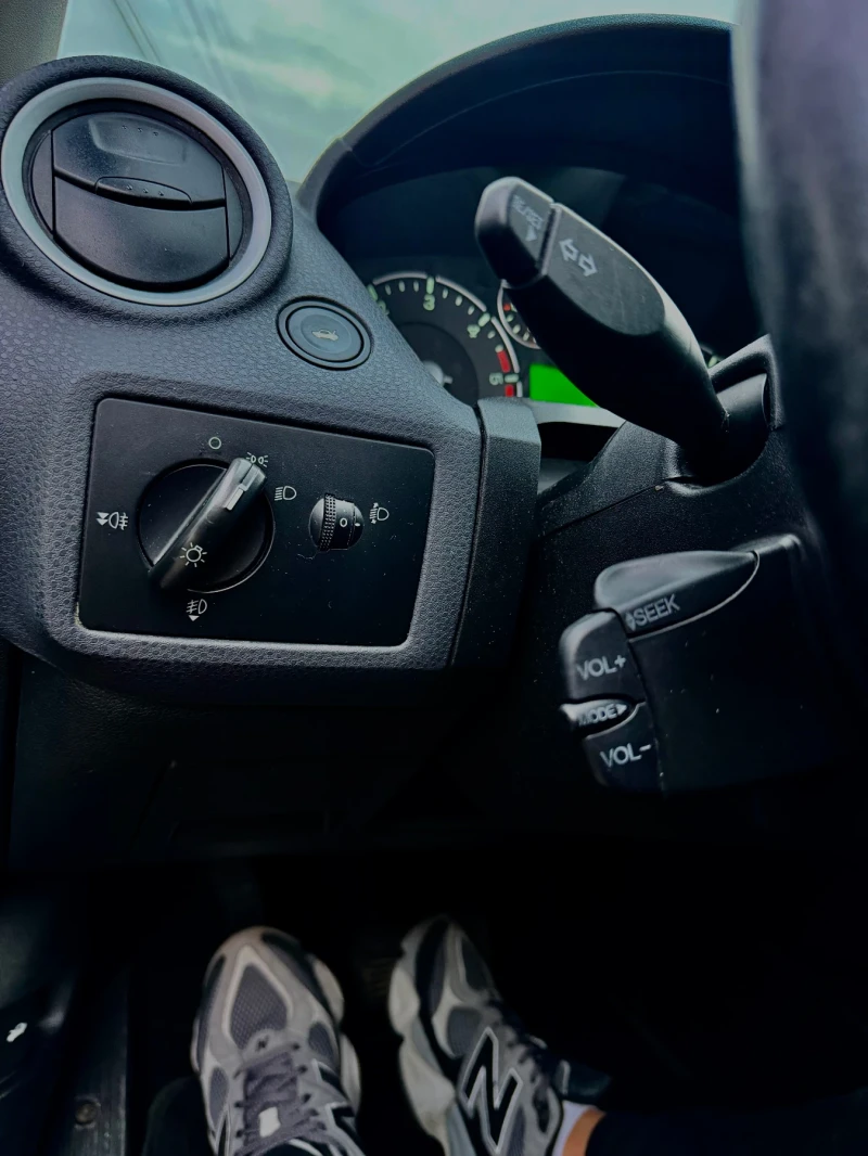 Ford Fiesta 1.4 TDCi, снимка 10 - Автомобили и джипове - 53373422