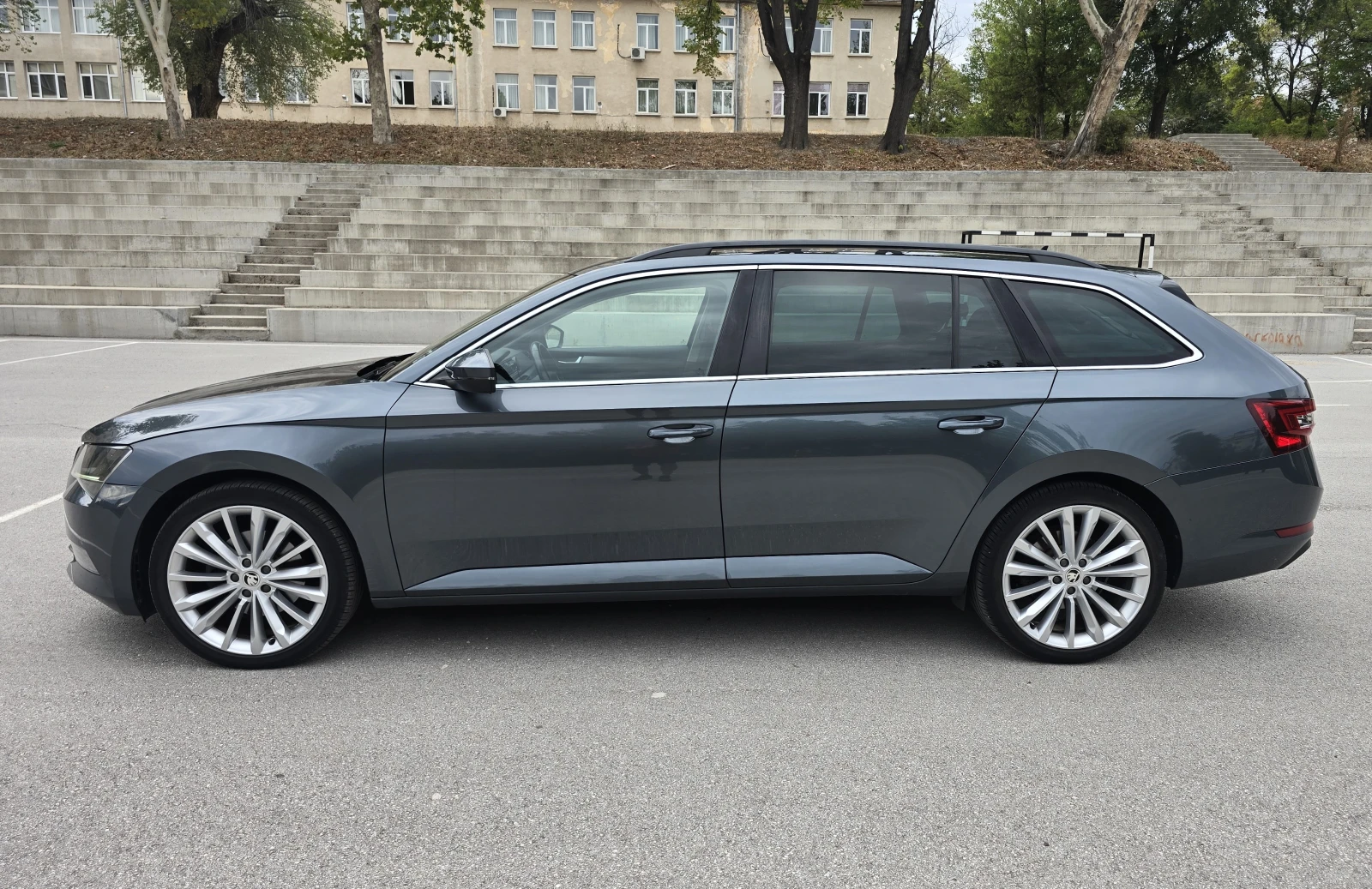 Skoda Superb 2.0 TDI/DISTRONIC/EURO 6B - изображение 2