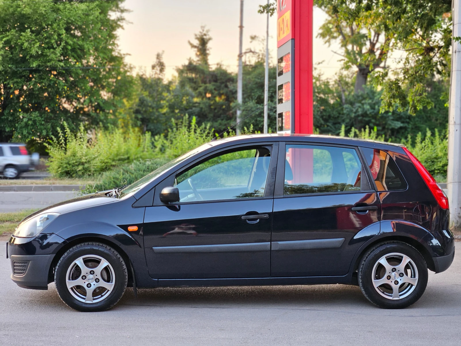Ford Fiesta 1.3, 70к.с., 95х.км.!!! - изображение 8
