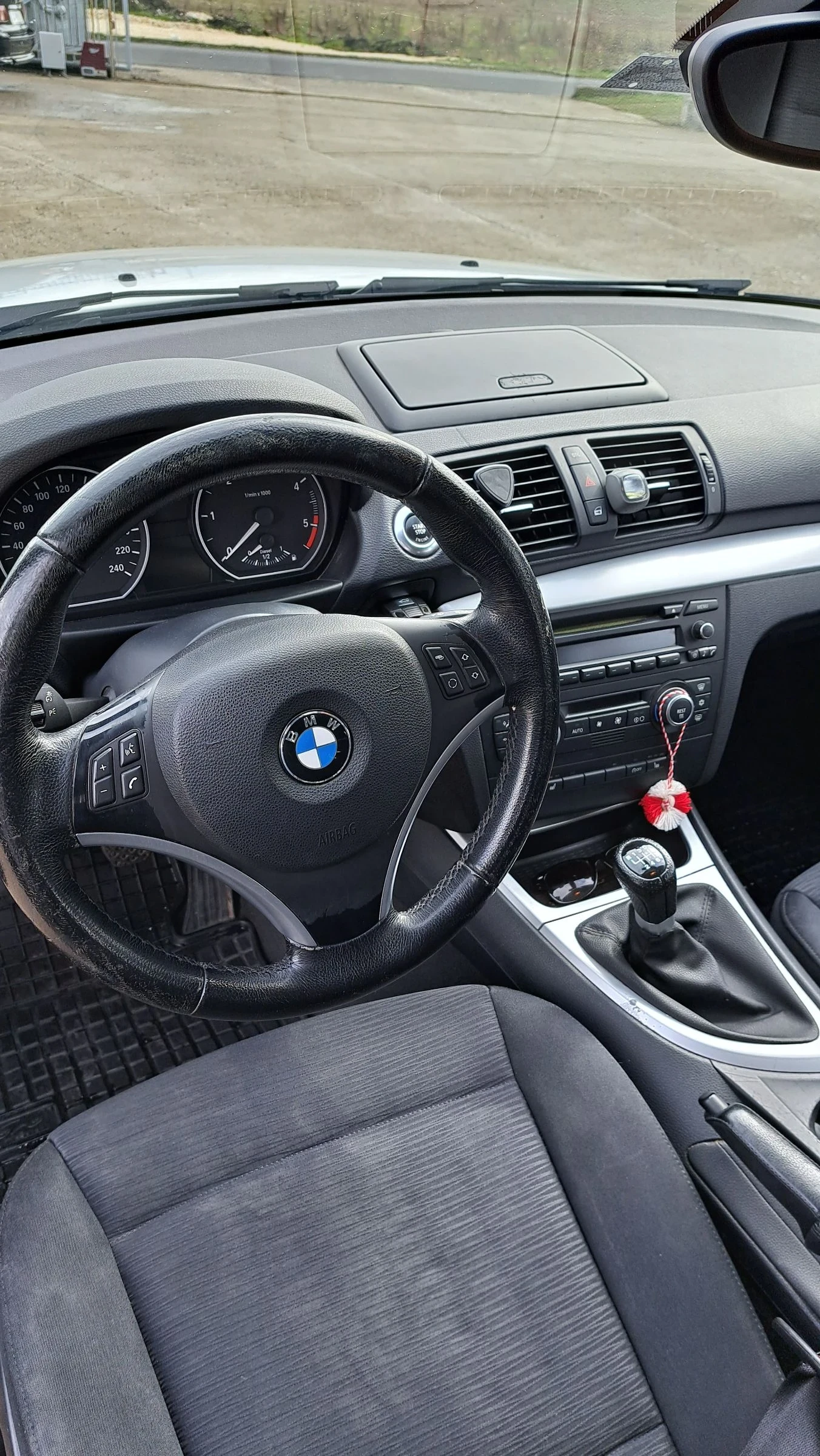 BMW 118  - изображение 7