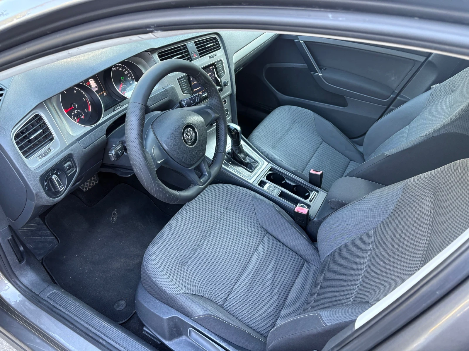 VW Golf 1.6 tdi -DSG 7 - изображение 6