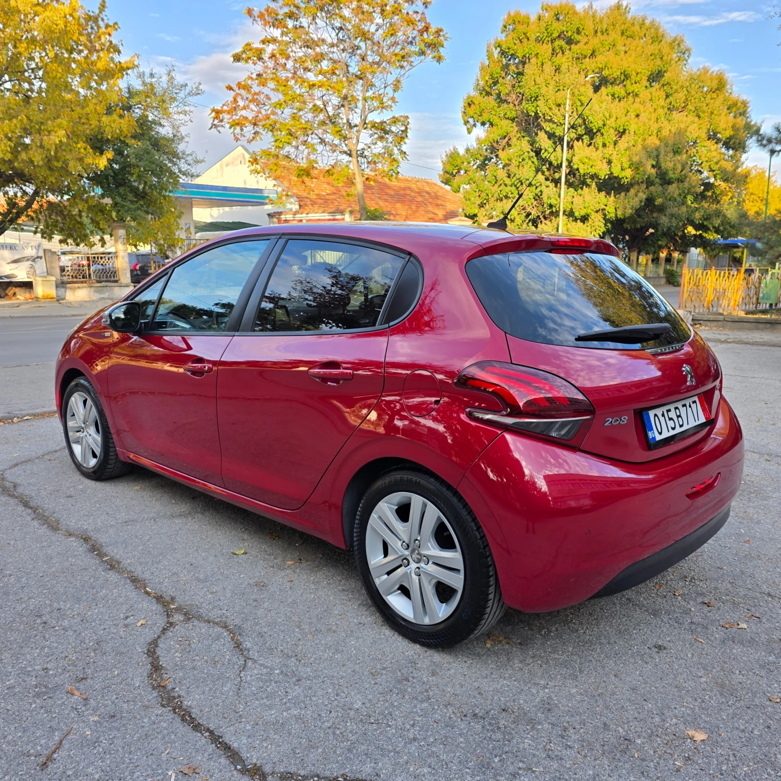 Peugeot 208 1.2i STYLE NAVI EVRO 6B - изображение 4