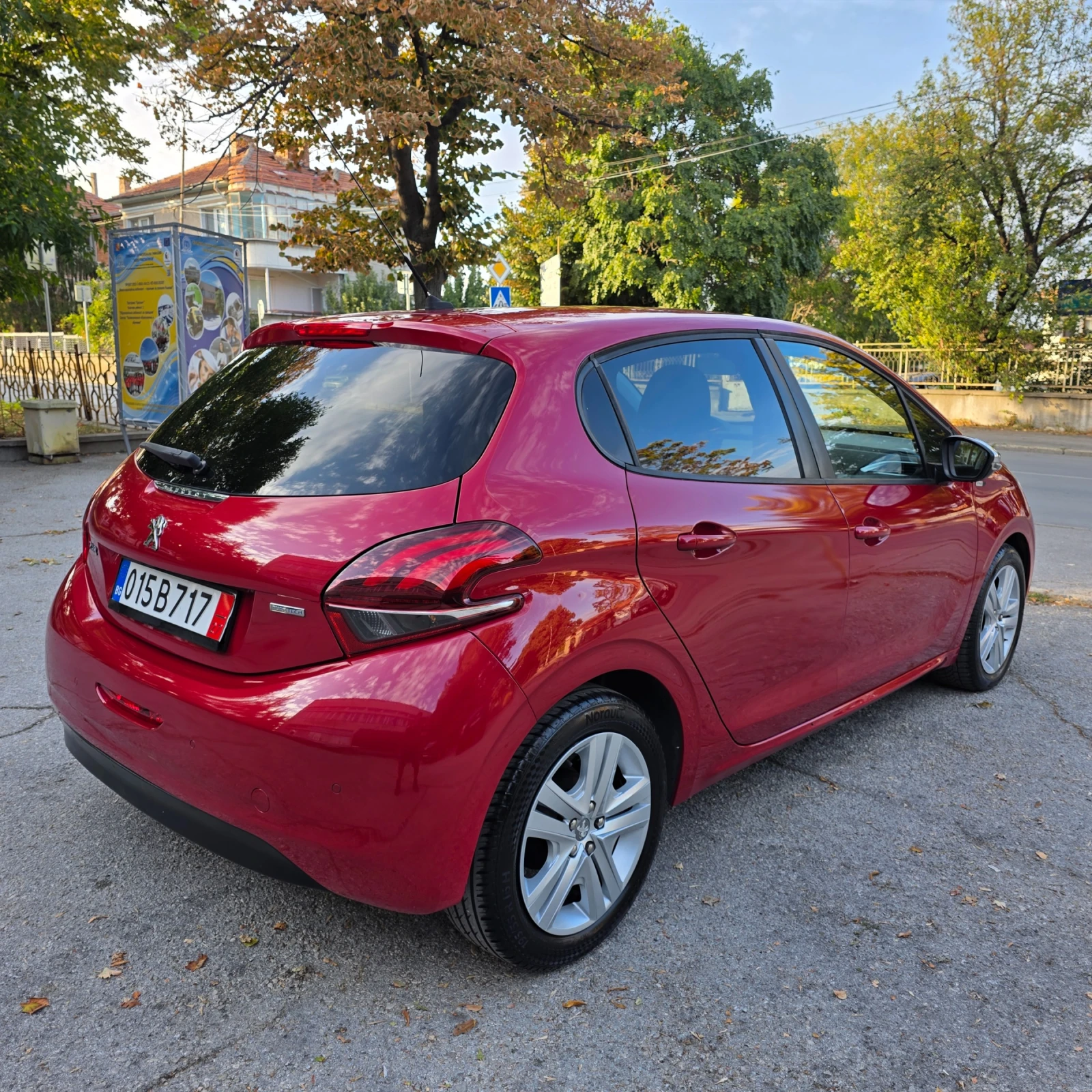 Peugeot 208 1.2i STYLE NAVI EVRO 6B - изображение 6