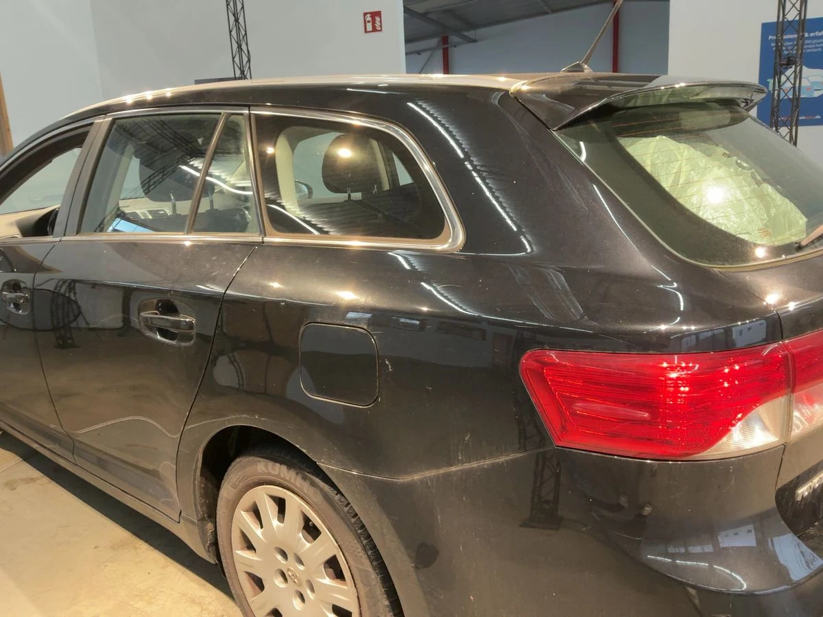 Toyota Avensis 1.8 VALVEMATIC* Facelift*  - изображение 2