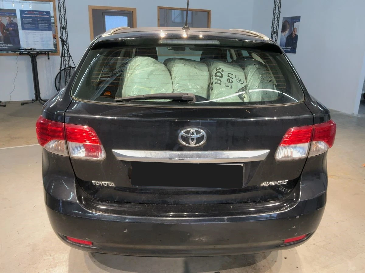 Toyota Avensis 1.8 VALVEMATIC* Facelift*  - изображение 3