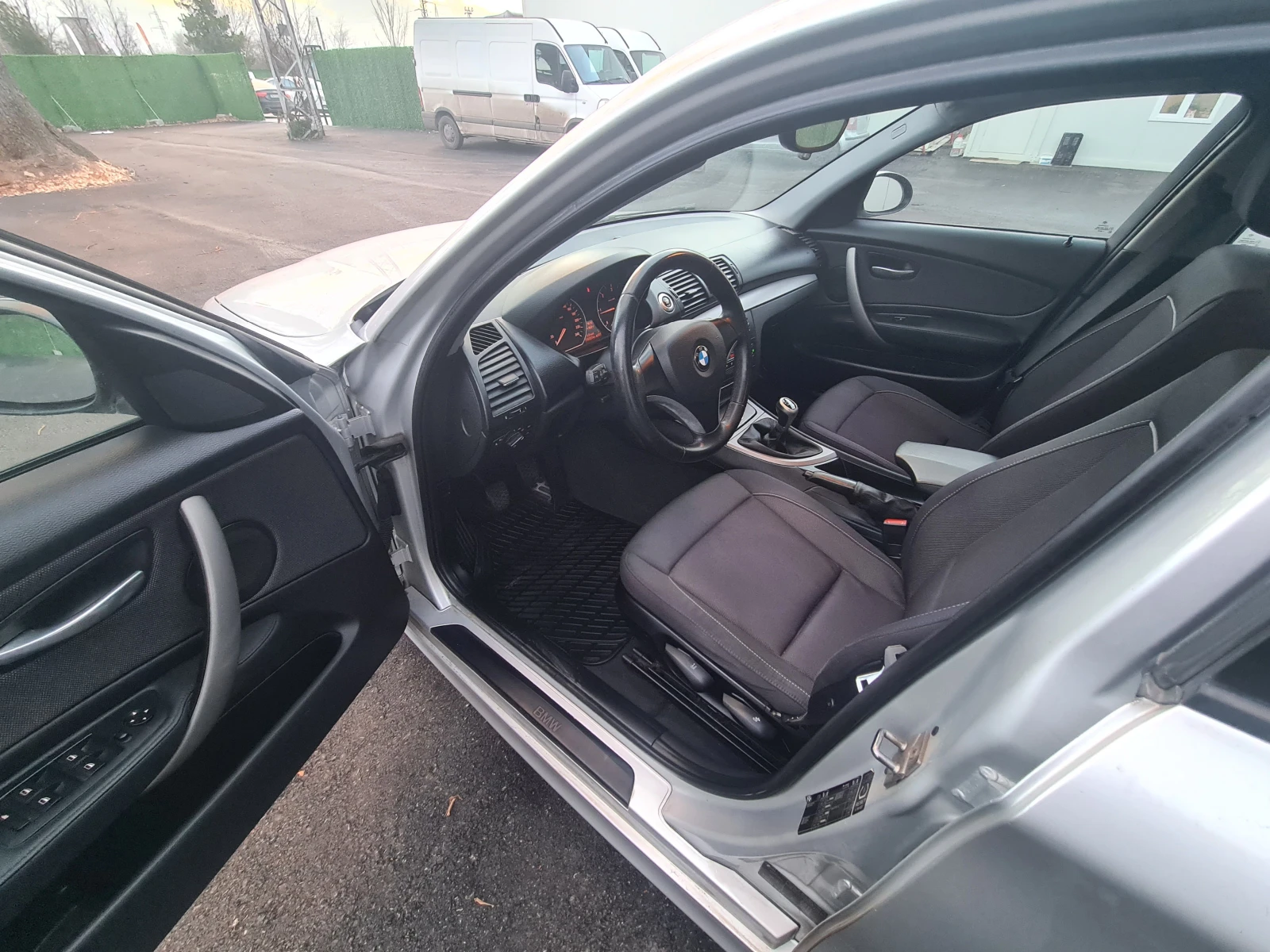 BMW 118 d 143 �.�. 2009 �. �������� | Mobile.bg � ����������� 12