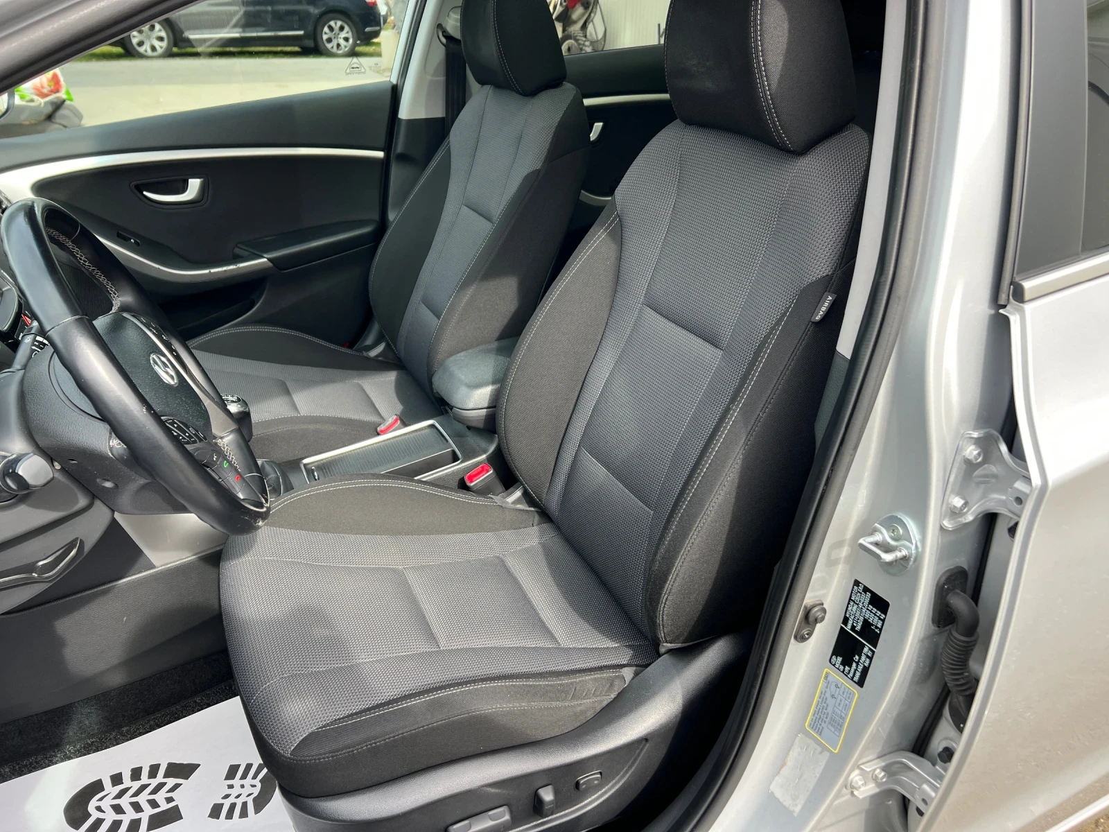 Hyundai I30 1.6CRDI-110к.с./ Панорама/ Камера/ Нави/Ел.Седалки - изображение 10