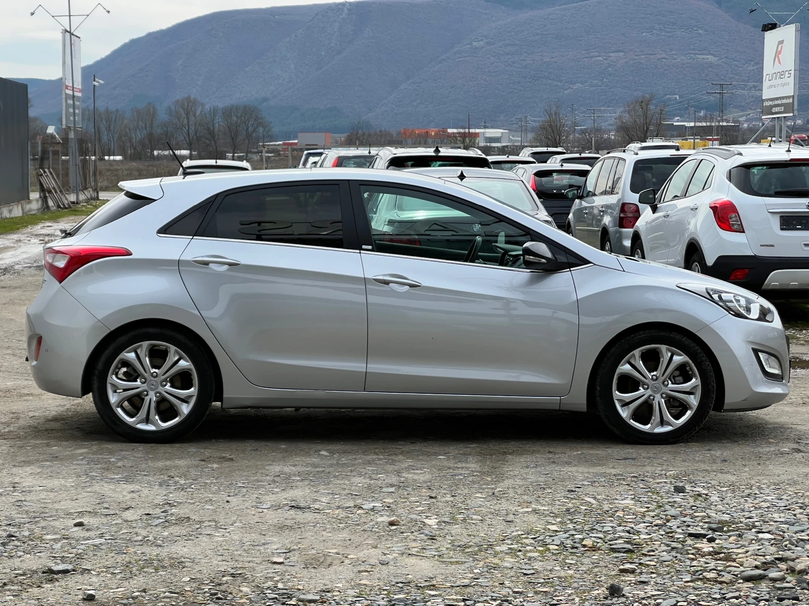 Hyundai I30 1.6CRDI-110к.с./ Панорама/ Камера/ Нави/Ел.Седалки - изображение 4