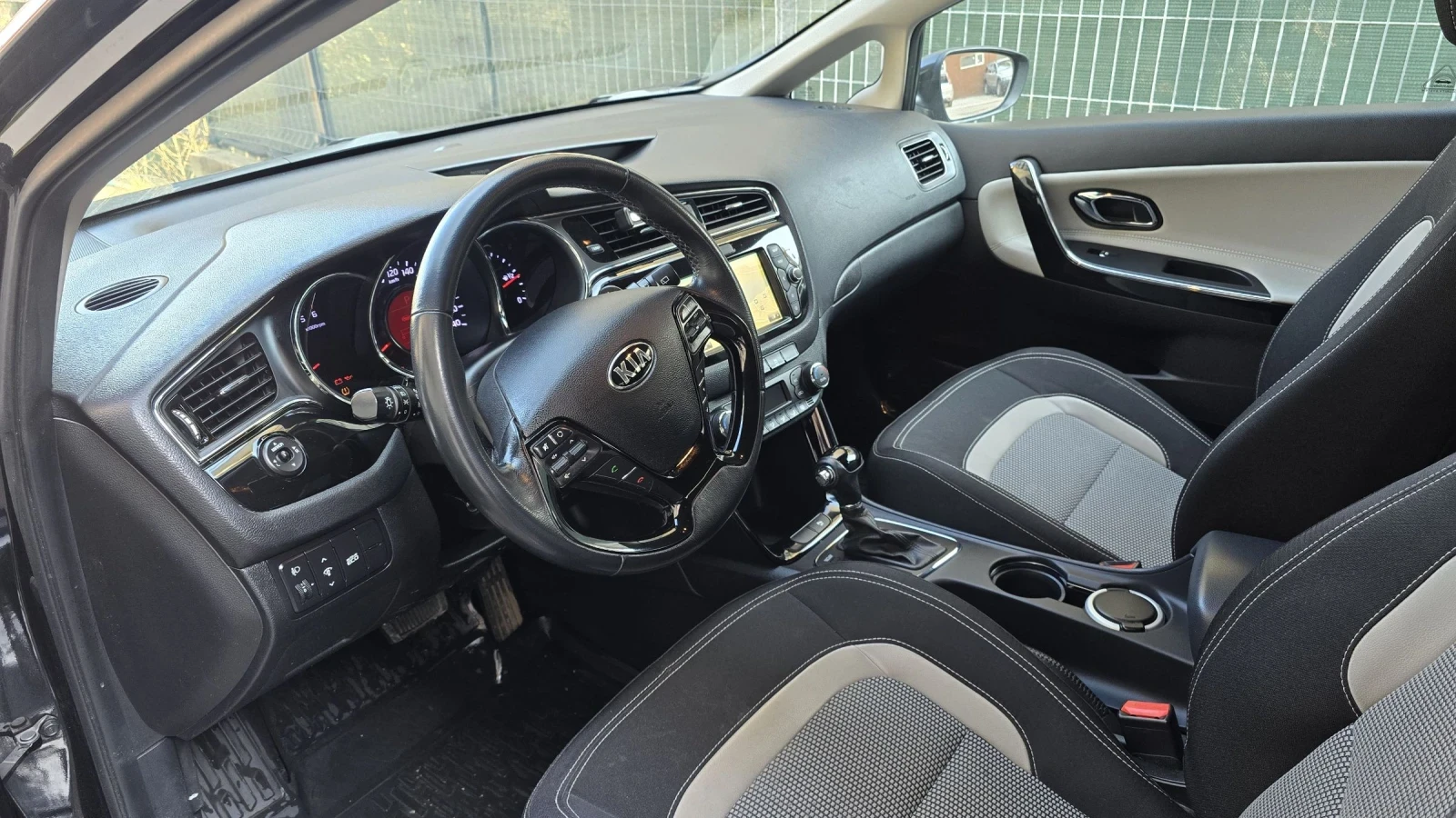 Kia Ceed, снимка 10 - Автомобили и джипове - 53757323