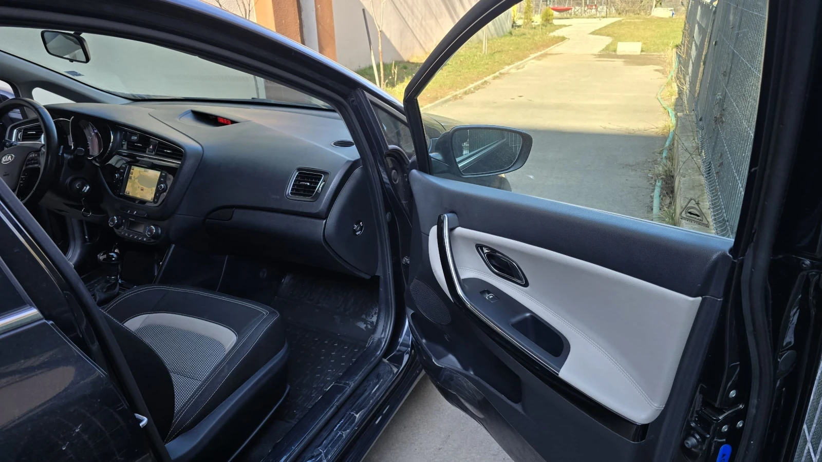 Kia Ceed, снимка 8 - Автомобили и джипове - 53757323