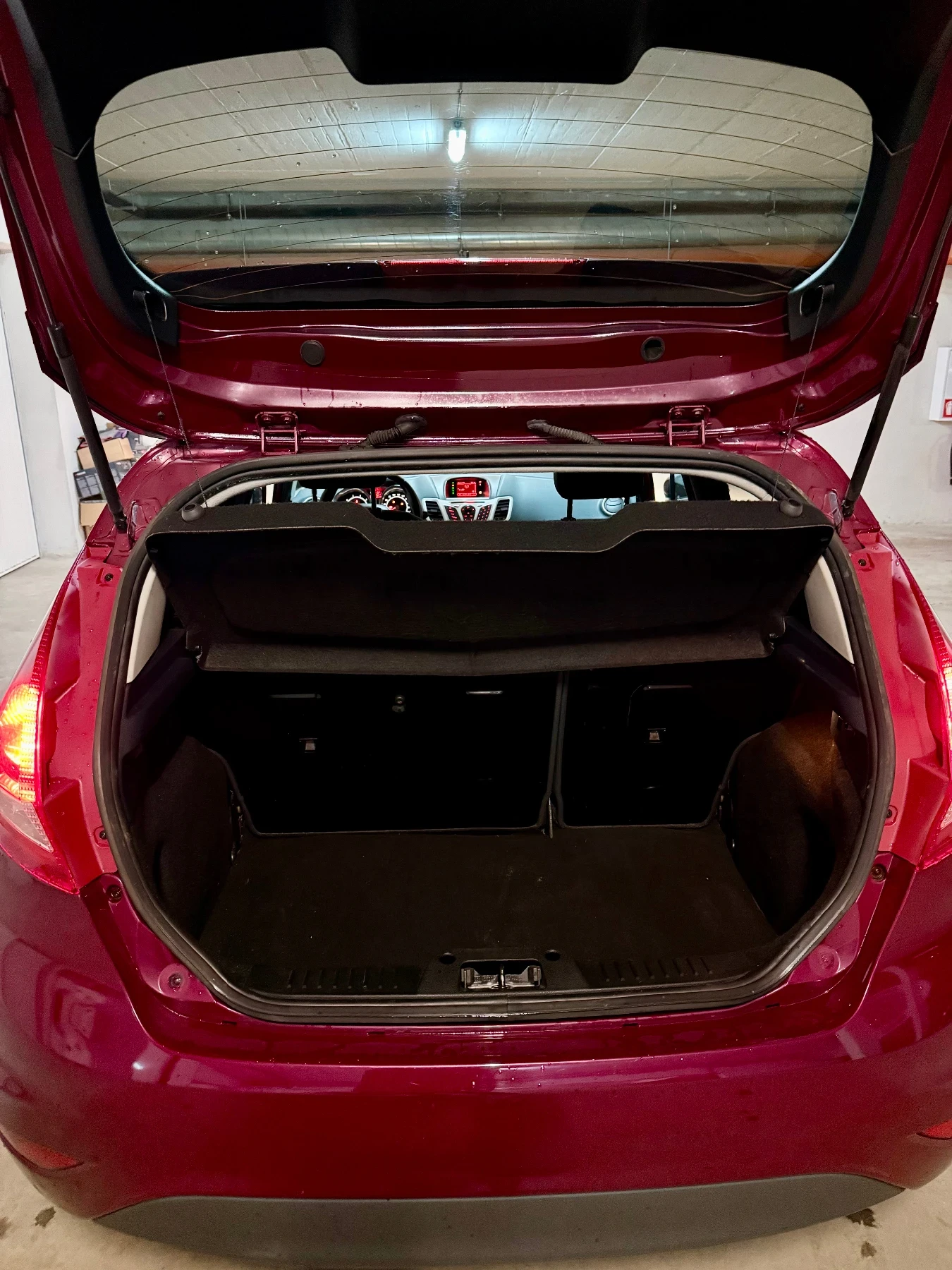 Ford Fiesta  1. 4 97 к. с. Газ/Бензин Ръчна 2010 г., снимка 12 - Автомобили и джипове - 53802890