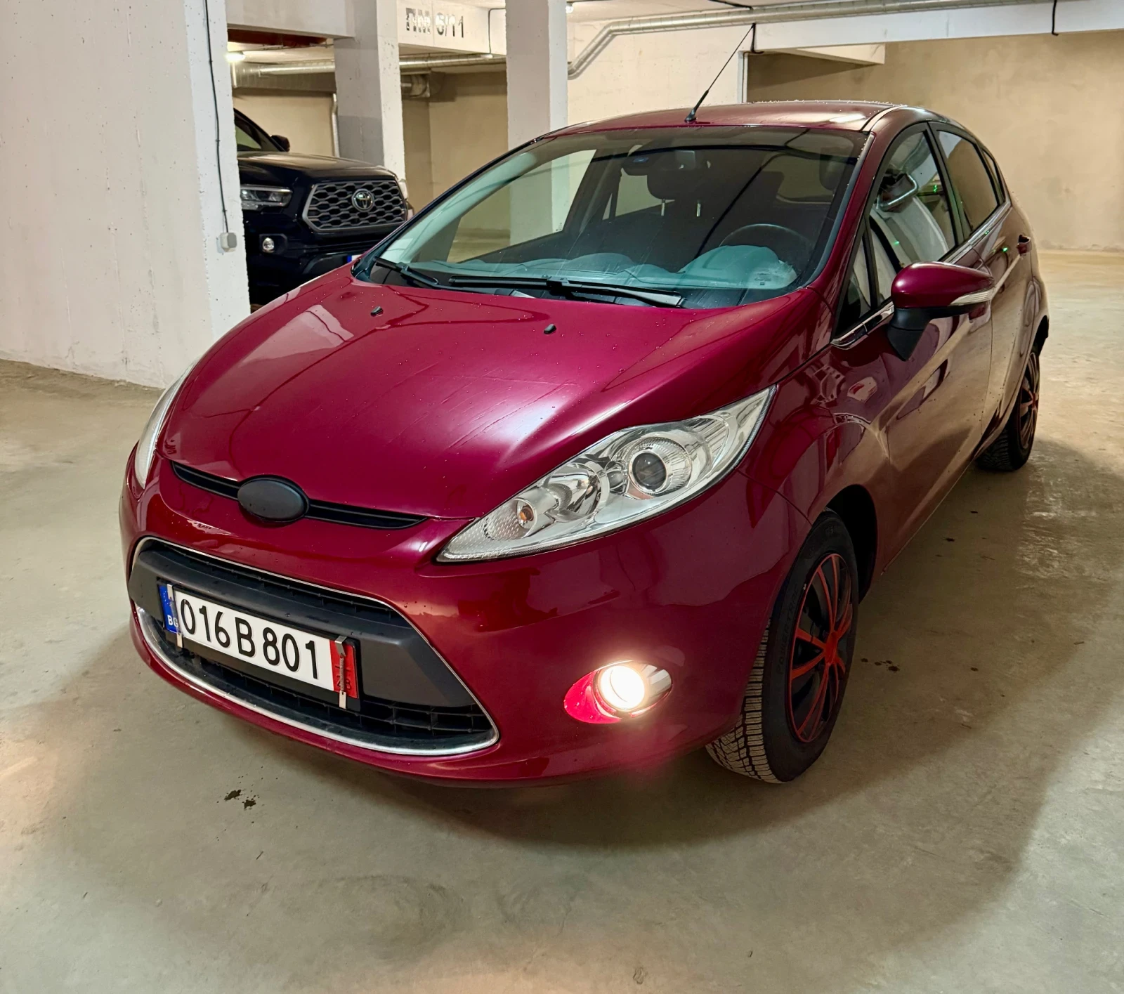 Ford Fiesta  1. 4 97 к. с. Газ/Бензин Ръчна 2010 г., снимка 3 - Автомобили и джипове - 53802890