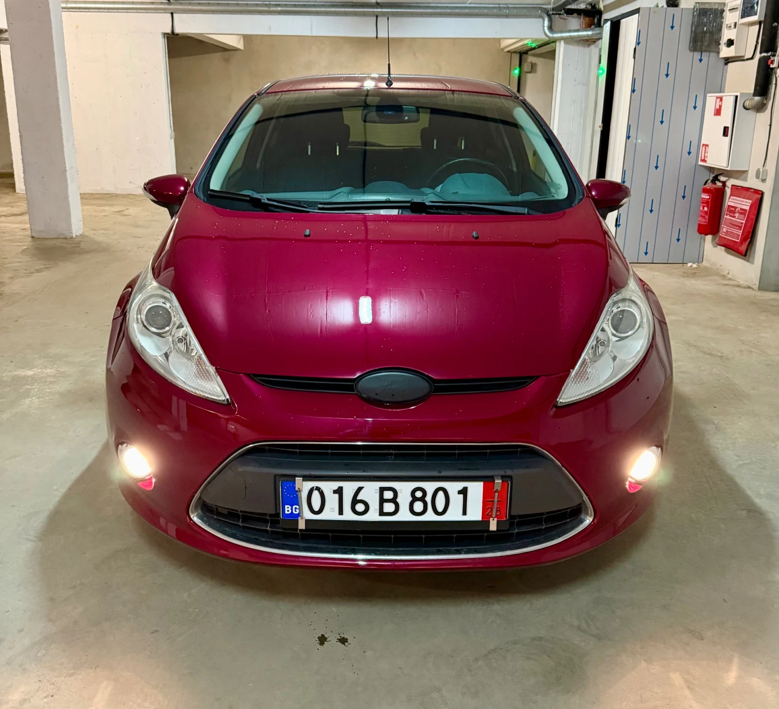 Ford Fiesta  1. 4 97 к. с. Газ/Бензин Ръчна 2010 г., снимка 2 - Автомобили и джипове - 53802890