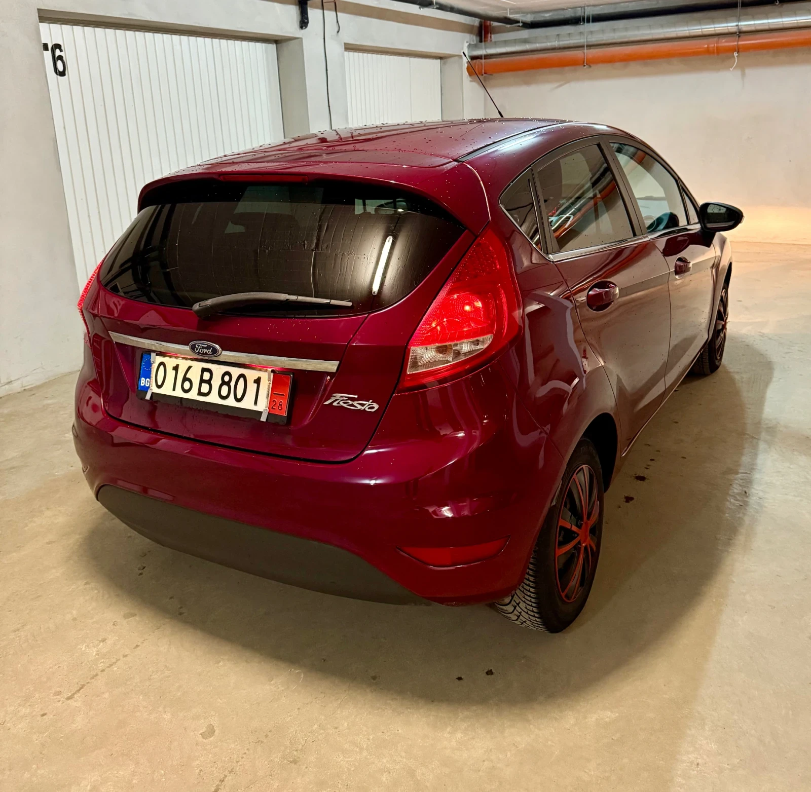 Ford Fiesta  1. 4 97 к. с. Газ/Бензин Ръчна 2010 г., снимка 5 - Автомобили и джипове - 53802890