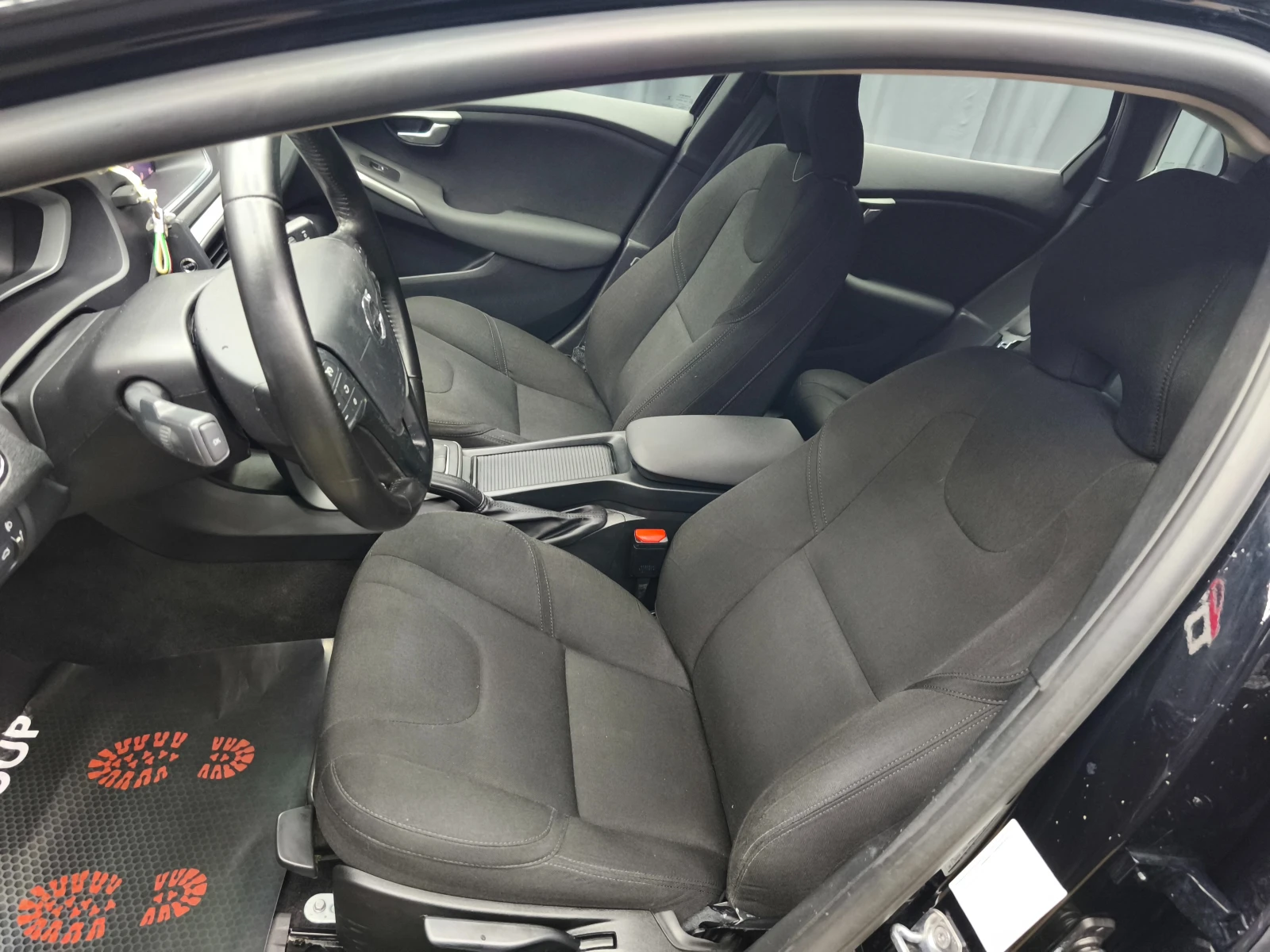 Volvo V40 2.0D3 Automatic 120k.c* E6B, снимка 8 - Автомобили и джипове - 53971220