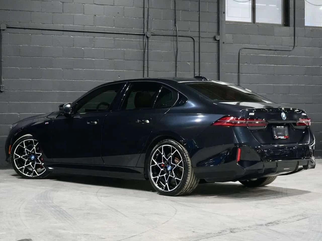 BMW i5 M60  CARFAX, снимка 7 - Автомобили и джипове - 53985033