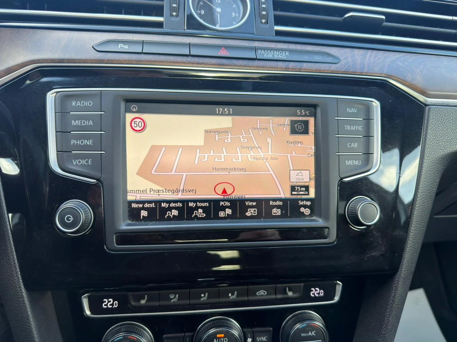 VW Passat 2.0tdi 150 Панорама Печка, снимка 16 - Автомобили и джипове - 54192348