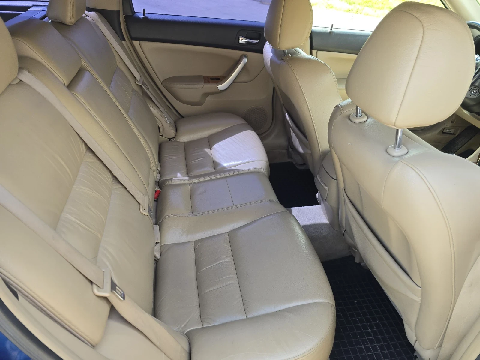 Honda Accord EXECUTIVE, снимка 6 - Автомобили и джипове - 54278006