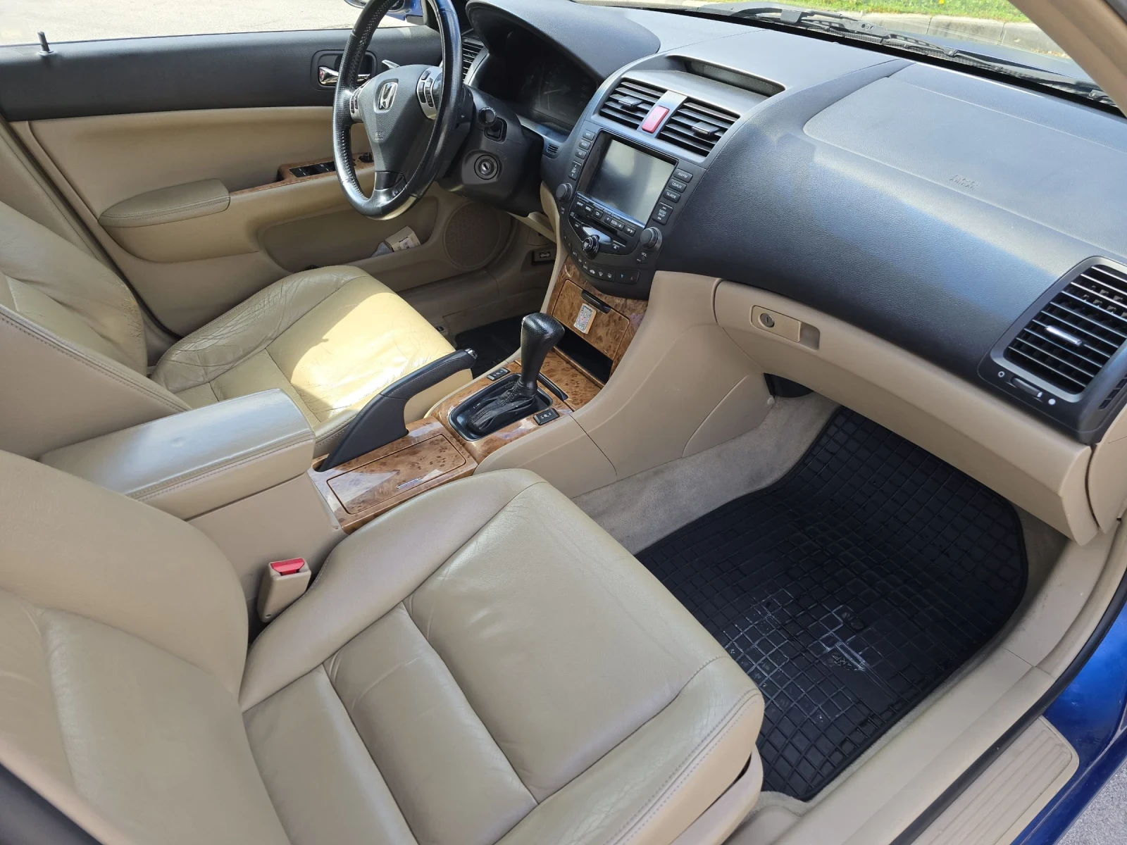 Honda Accord EXECUTIVE, снимка 5 - Автомобили и джипове - 54278006