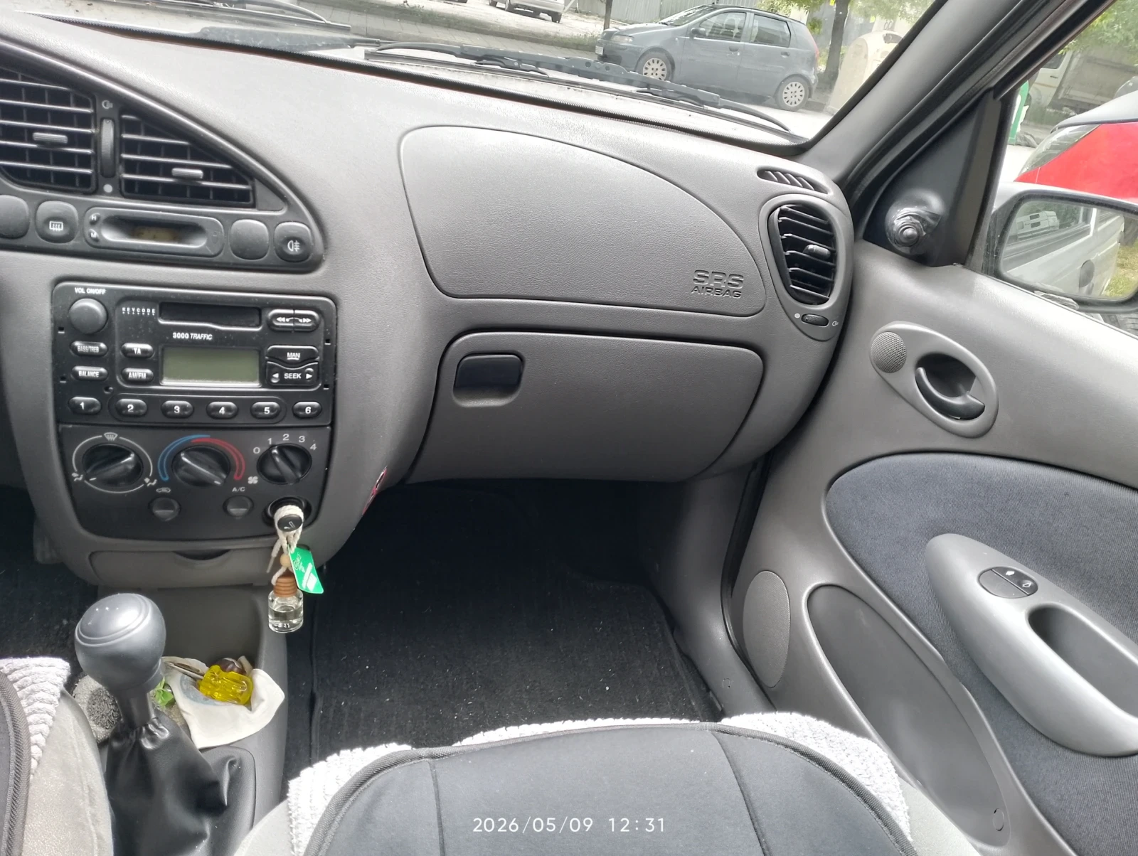 Ford Fiesta Хечбек, 1999г., 1.25куб.см., бензин, снимка 10 - Автомобили и джипове - 54483052