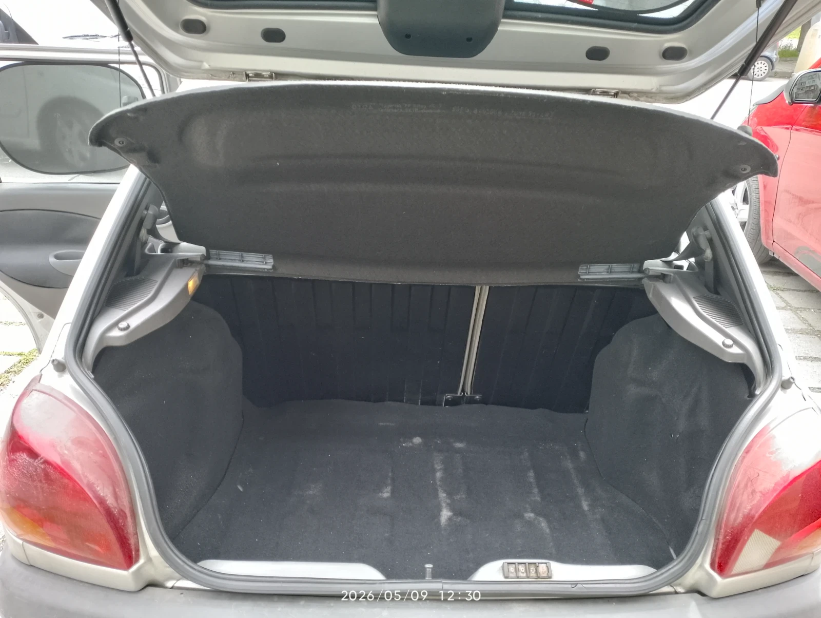Ford Fiesta Хечбек, 1999г., 1.25куб.см., бензин, снимка 6 - Автомобили и джипове - 54483052