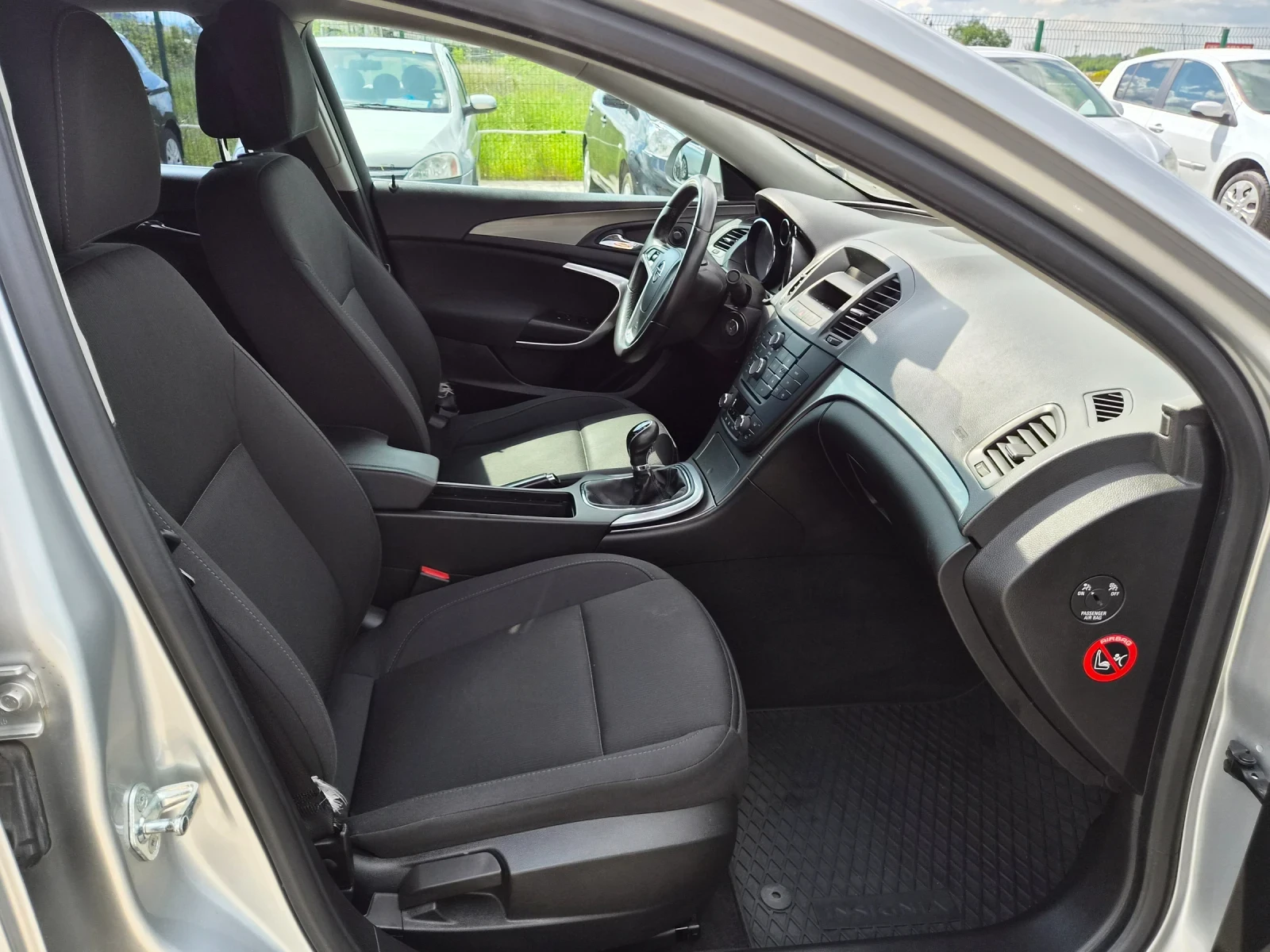 Opel Insignia 2.0i TURBO 220кс ОТ БЪЛГАРИЯ ЕВРО 4, снимка 13 - Автомобили и джипове - 54618828