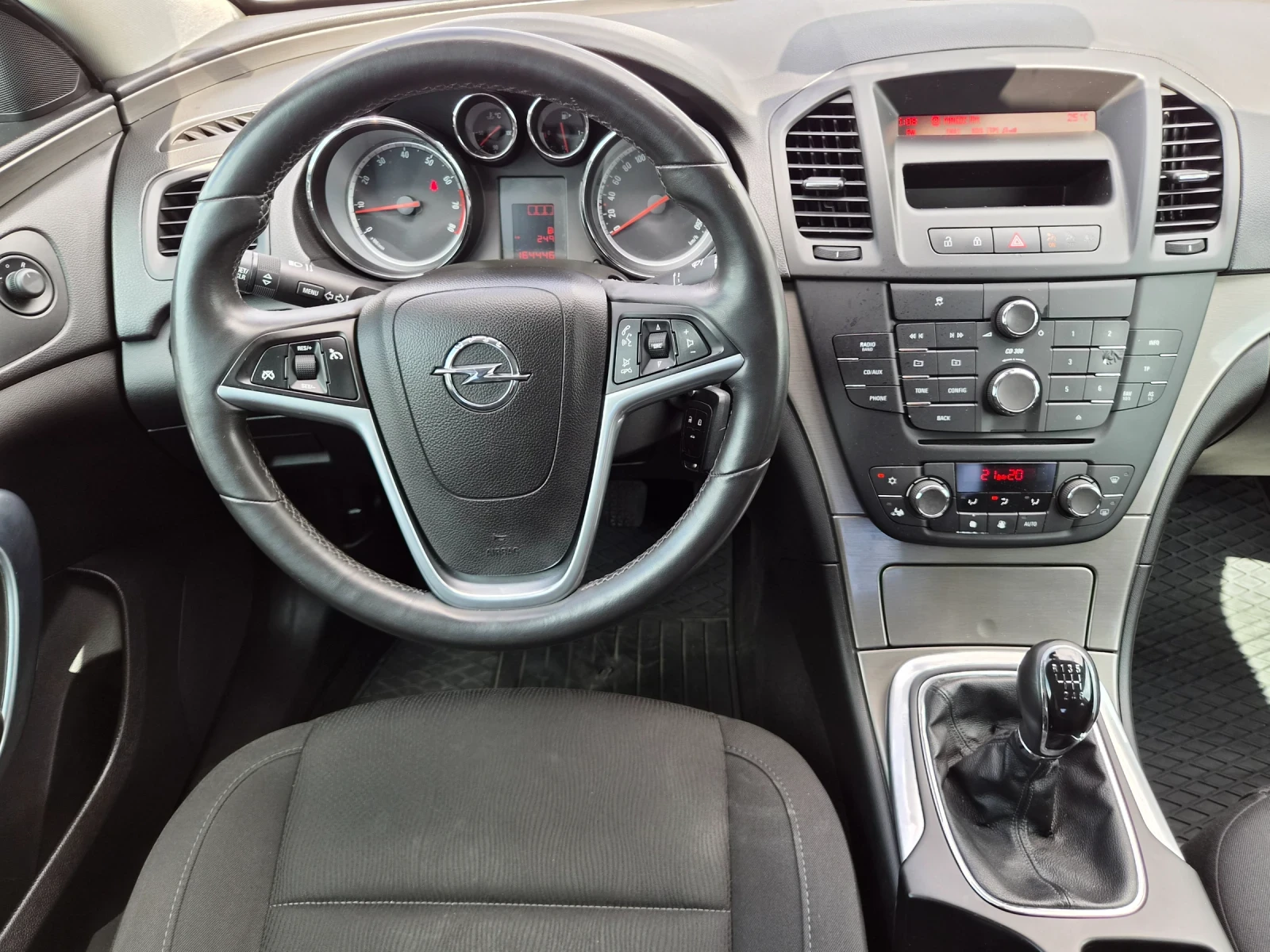 Opel Insignia 2.0i TURBO 220кс ОТ БЪЛГАРИЯ ЕВРО 4, снимка 14 - Автомобили и джипове - 54618828