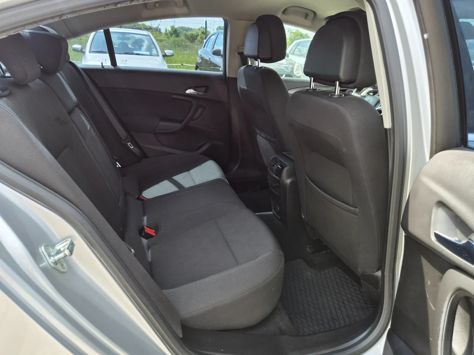 Opel Insignia 2.0i TURBO 220кс ОТ БЪЛГАРИЯ ЕВРО 4, снимка 17 - Автомобили и джипове - 54618828