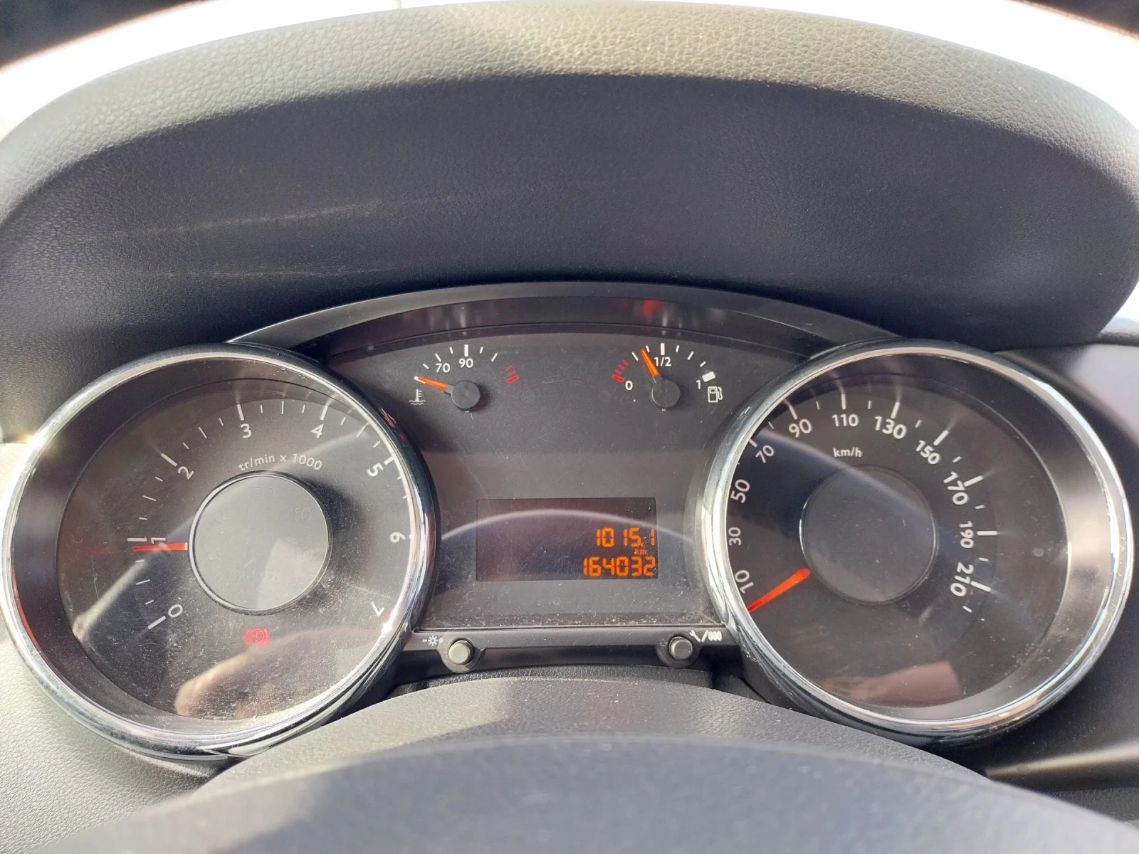 Peugeot 3008 1.6 I 120ps, снимка 17 - Автомобили и джипове - 54922359