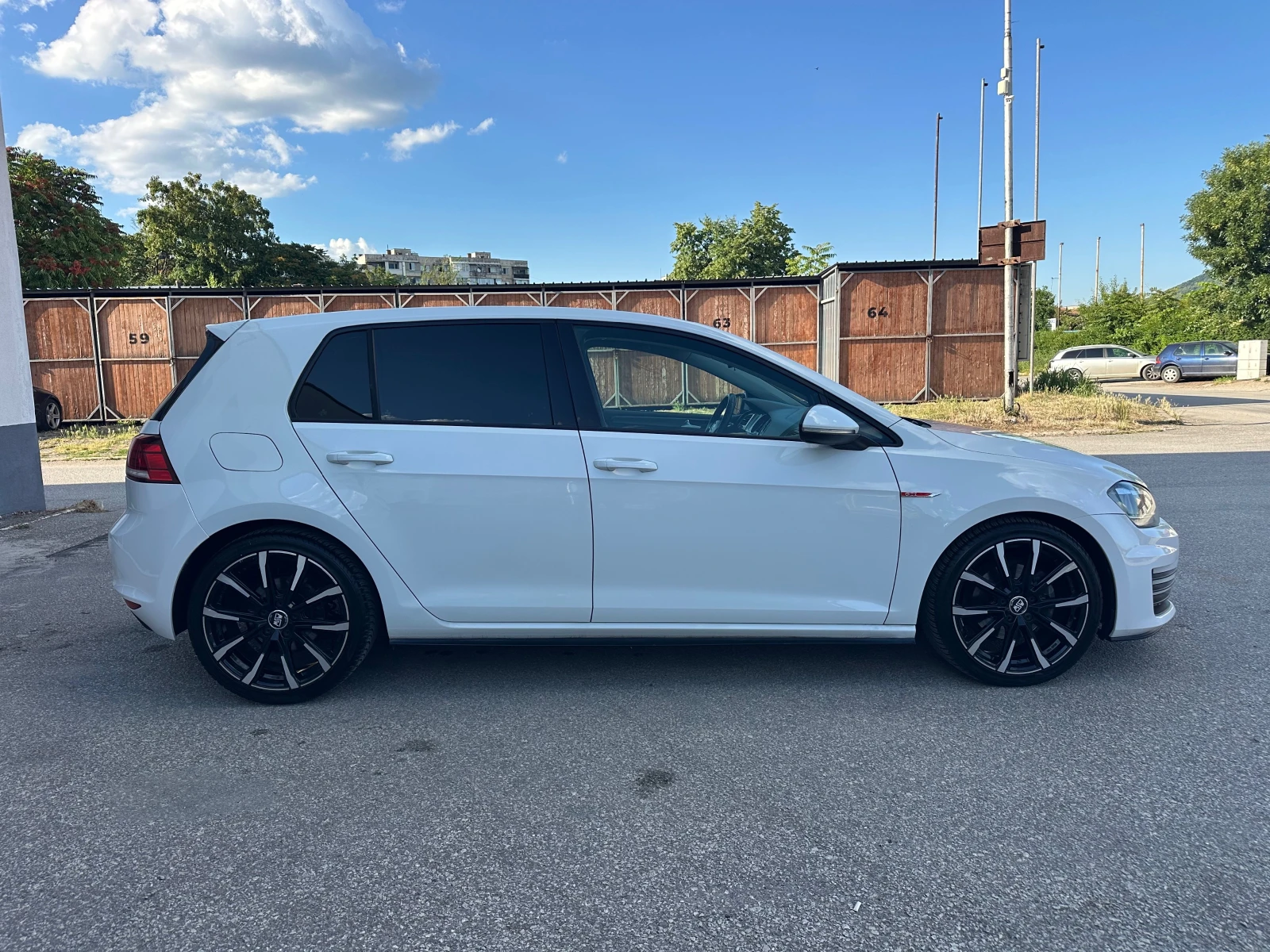 VW Golf 1.6TDI GTI Line DSG, снимка 8 - Автомобили и джипове - 54973528