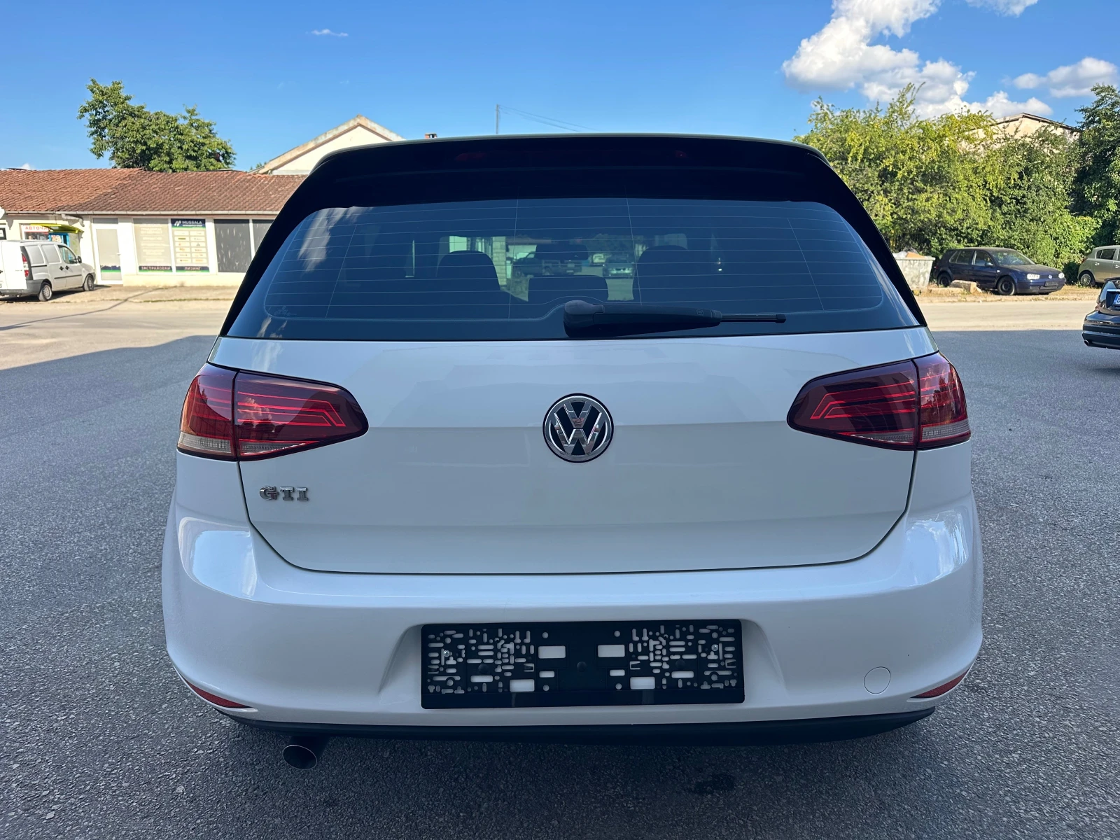 VW Golf 1.6TDI GTI Line DSG, снимка 6 - Автомобили и джипове - 54973528