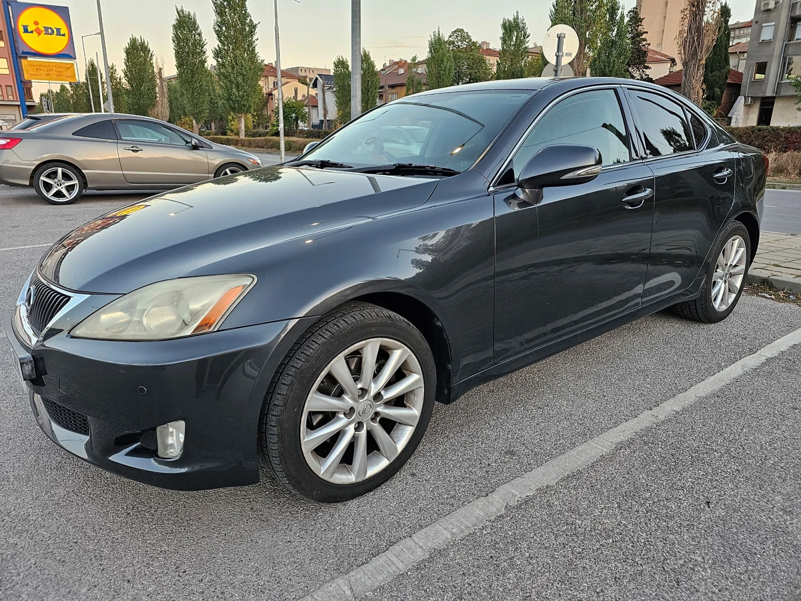 Lexus IS 220d Facelift, снимка 4 - Автомобили и джипове - 55186937