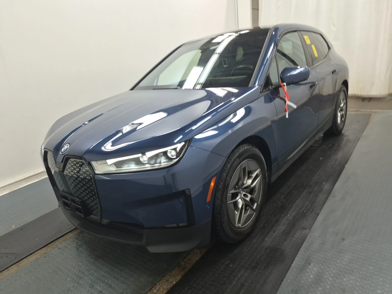 BMW iX XDRIVE50 / Bowers & Wilkins 