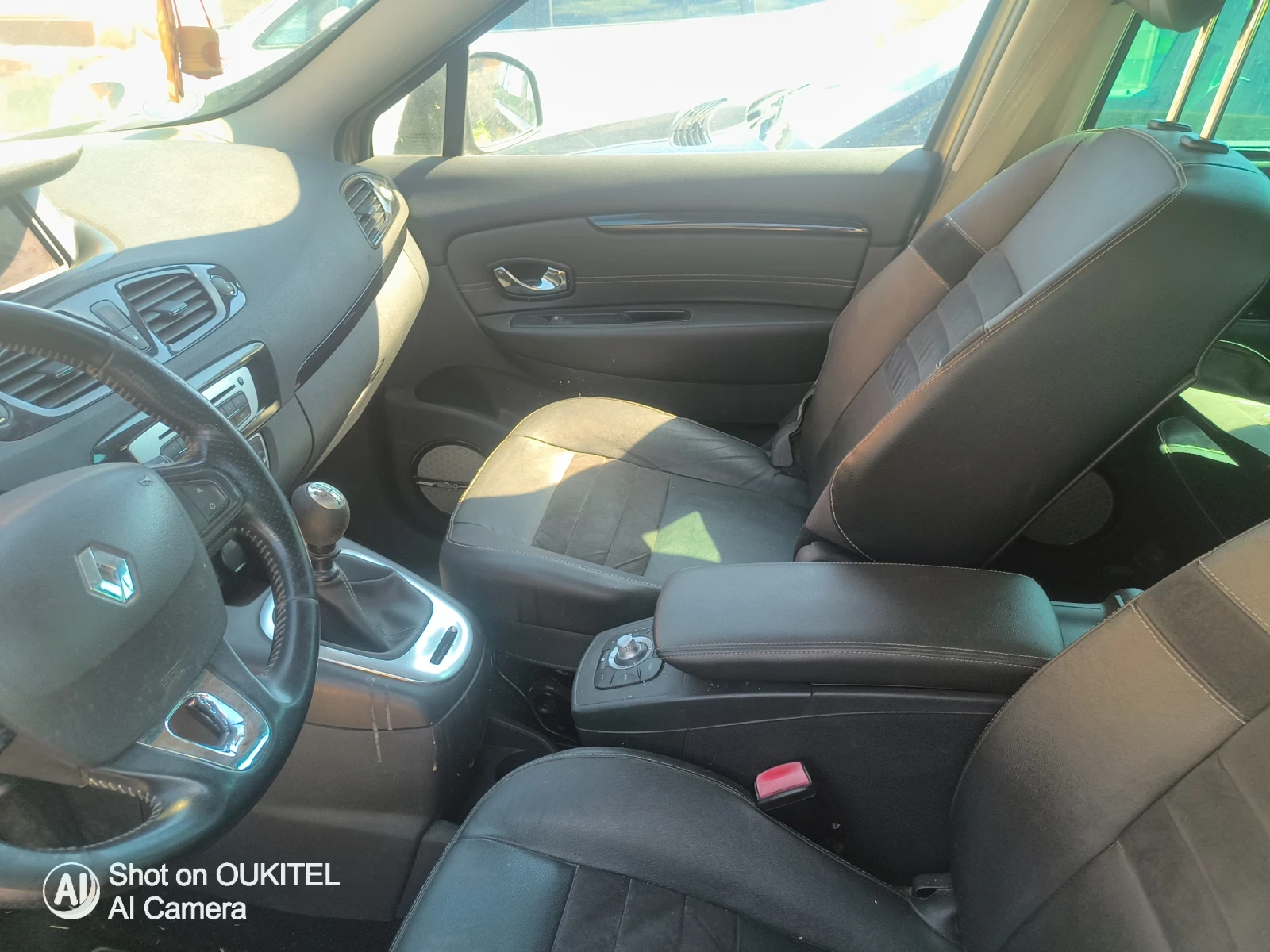 Renault Scenic Bosse edition , снимка 14 - Автомобили и джипове - 55390383