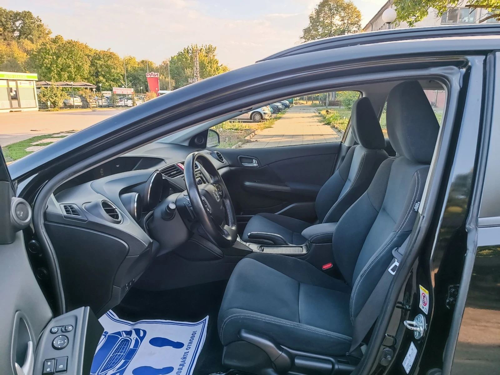 Honda Civic 1.8i-140кс-ШВЕЙЦАРИЯ-АВТОМАТ-NAVI-КАМЕРА, снимка 10 - Автомобили и джипове - 55835318