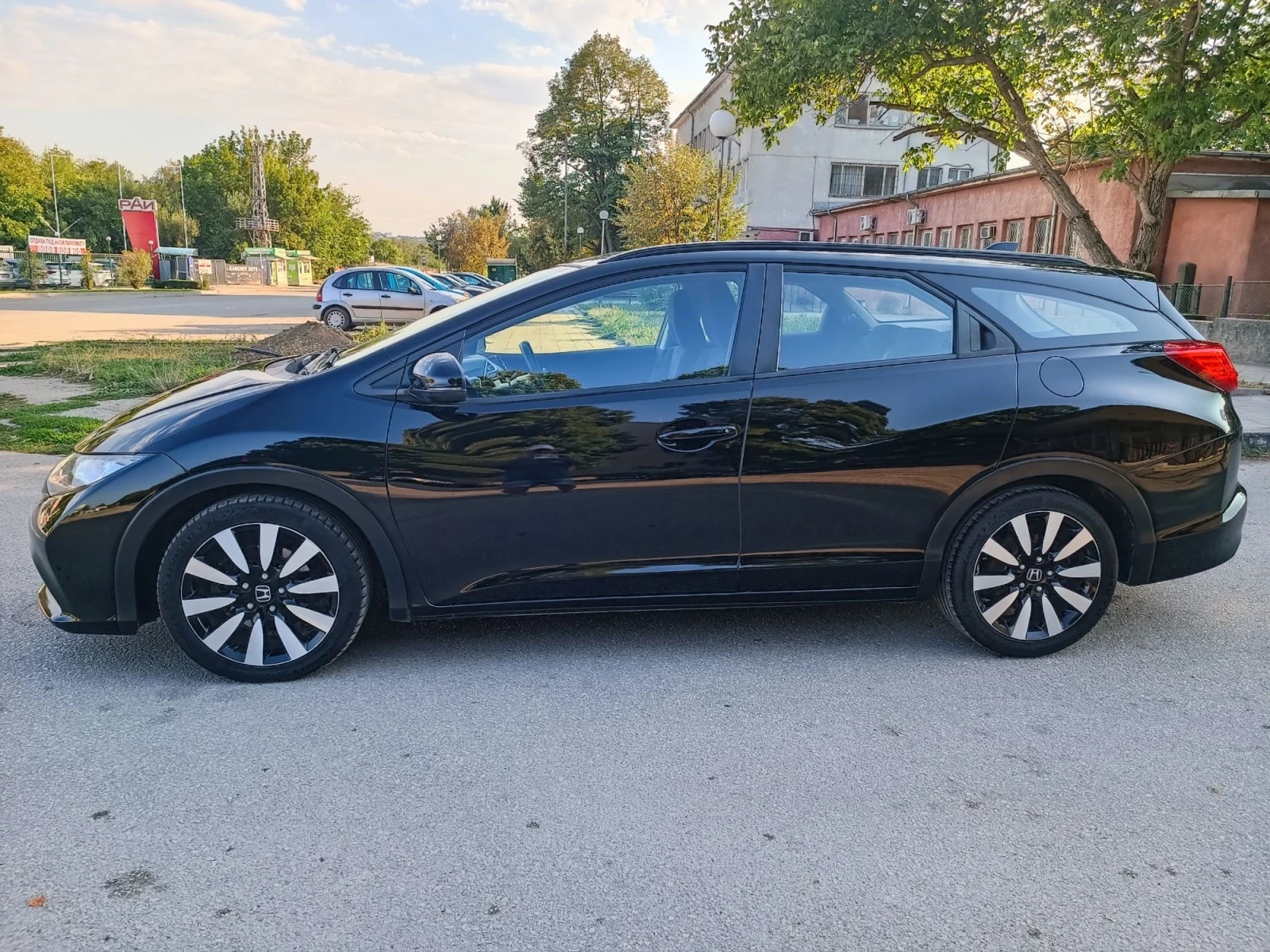 Honda Civic 1.8i-140кс-ШВЕЙЦАРИЯ-АВТОМАТ-NAVI-КАМЕРА, снимка 7 - Автомобили и джипове - 55835318