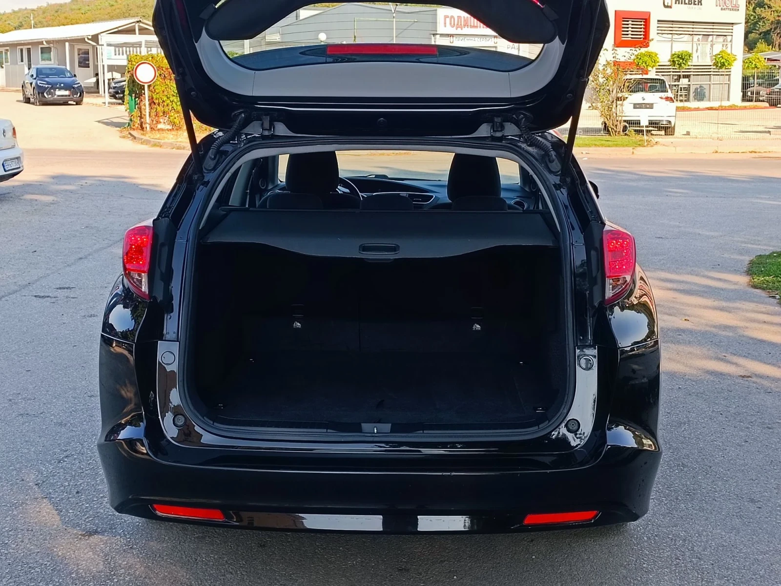 Honda Civic 1.8i-140кс-ШВЕЙЦАРИЯ-АВТОМАТ-NAVI-КАМЕРА, снимка 5 - Автомобили и джипове - 55835318
