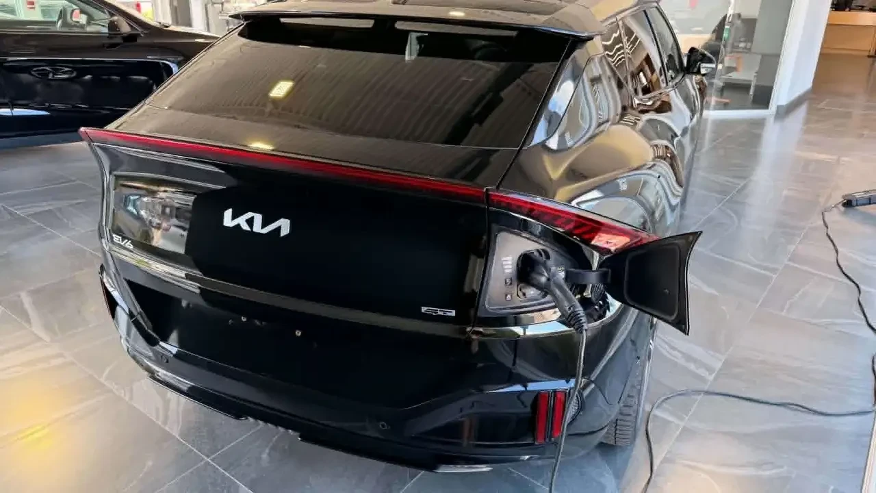 Kia EV6 2024 GT* 39 000km* Фиксирана цена, снимка 3 - Автомобили и джипове - 55872433