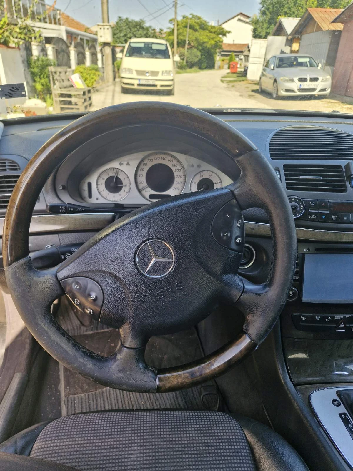 Mercedes-Benz E 270, снимка 13 - Автомобили и джипове - 55877182
