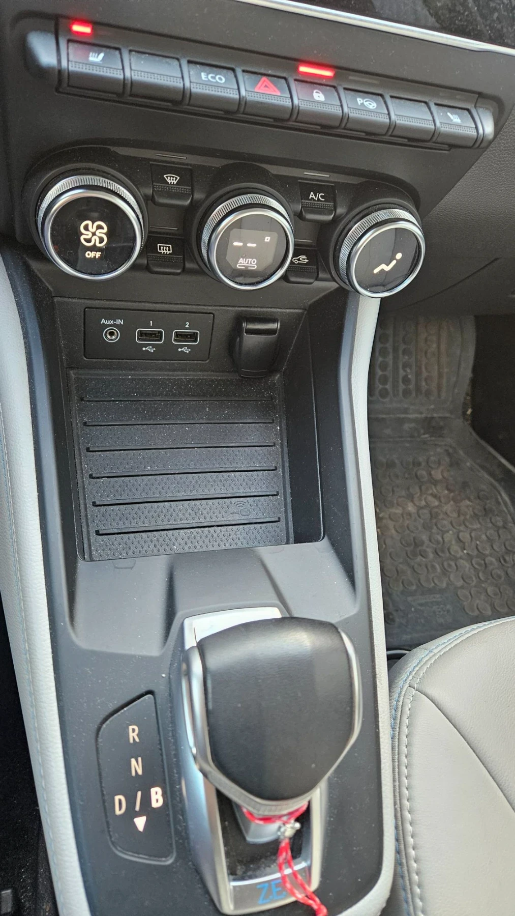 Renault Zoe R135 GDL AMC 1LP, снимка 13 - Автомобили и джипове - 56238482