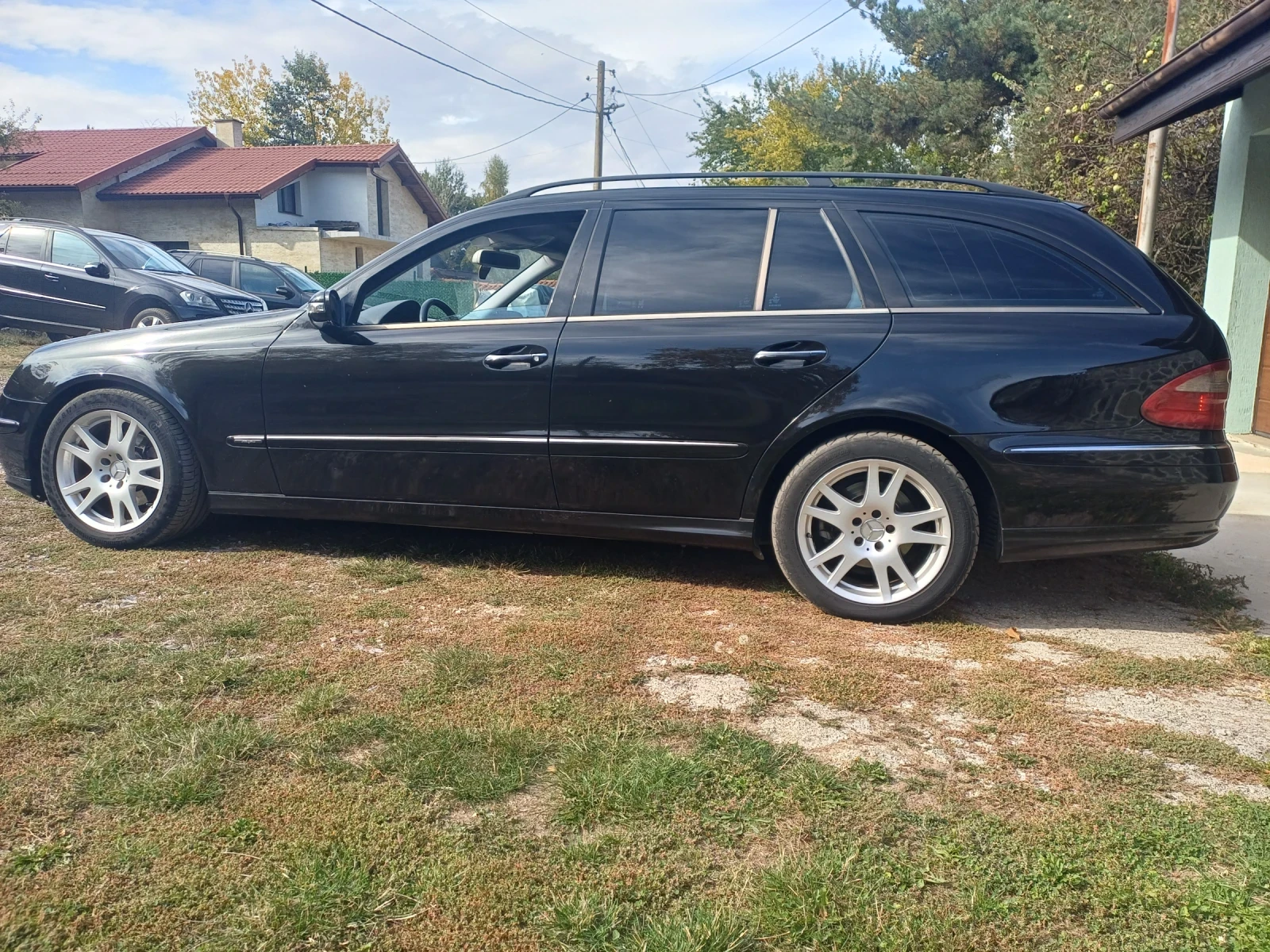 Mercedes-Benz E 220, снимка 6 - Автомобили и джипове - 56442003
