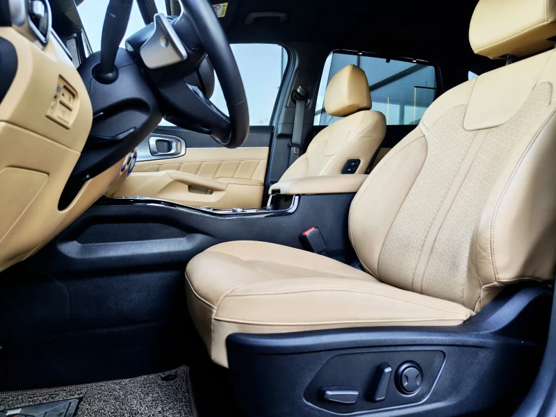Kia Sorento 6+ 1/PLATINUM/2.2D/4WD/8AT/Digital Cockpit/HEAD UP, снимка 14 - Автомобили и джипове - 51844393
