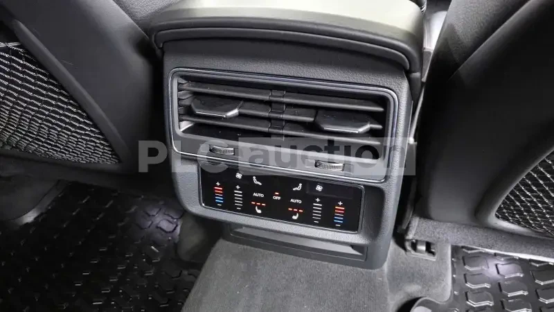 Audi Q8 MATRIX* ОБДУХ* PANO* 360 CAM* AMBIENT* , снимка 13 - Автомобили и джипове - 53949122