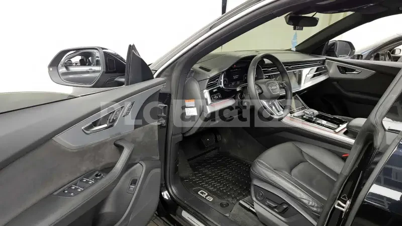 Audi Q8 MATRIX* ОБДУХ* PANO* 360 CAM* AMBIENT* , снимка 4 - Автомобили и джипове - 53949122