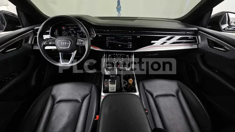 Audi Q8 MATRIX* ОБДУХ* PANO* 360 CAM* AMBIENT* , снимка 5 - Автомобили и джипове - 53949122