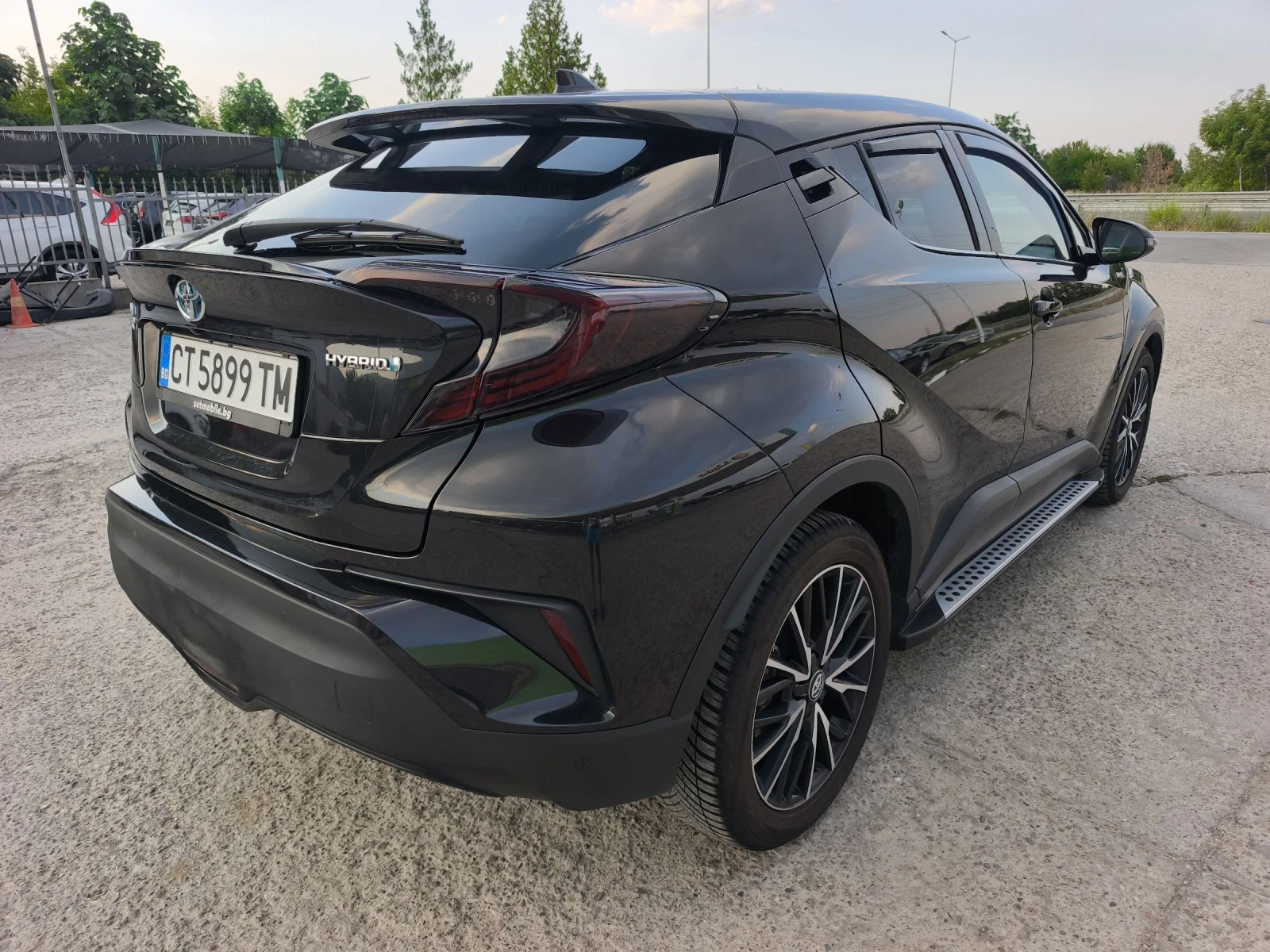 Toyota C-HR BLACK EDITION FULL SERVICE IN TOYOTA NEW!!! - изображение 4